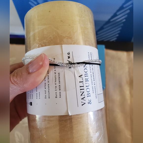 Makers of Wax Goods - Vanilla & Bourbon Handcrafted Pillar Candle, New - Picture 7 of 9